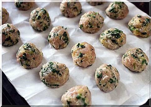 Chicken spinach meatballs are a great deal for kids.