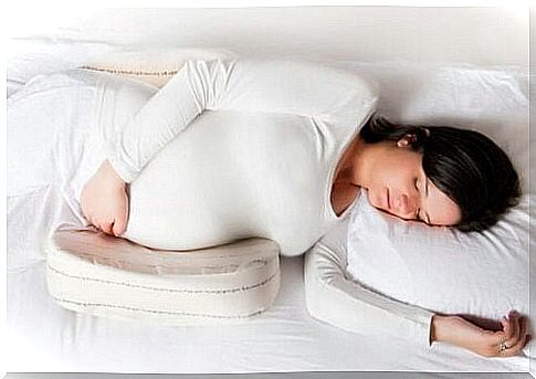 There are a number of recommended sleeping postures in pregnancy.