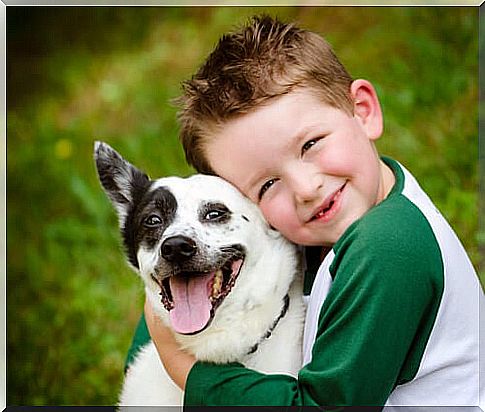 There are many ways to prevent your child from being afraid of dogs.