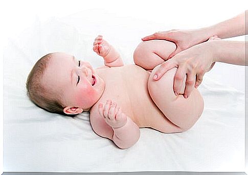 Strengthening babies' legs is easy with certain exercises.