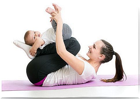 There are exercises to strengthen your baby's muscles from an early age.