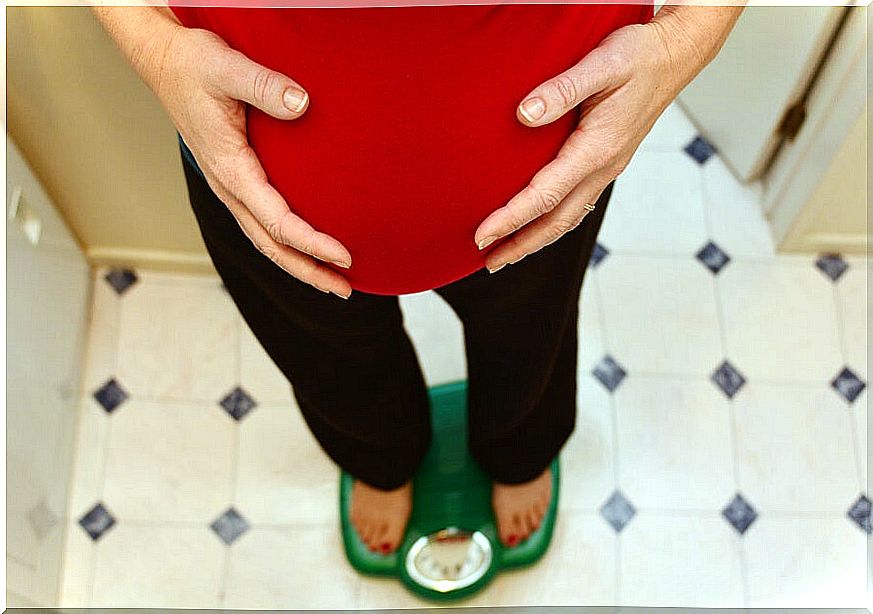 Is it dangerous to have an overweight pregnancy?