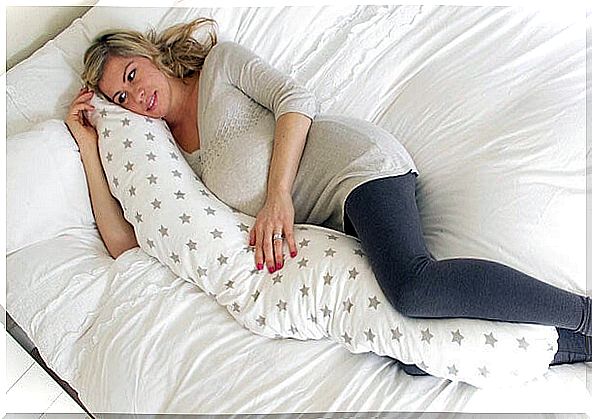 Pillows for pregnant women: benefits and uses