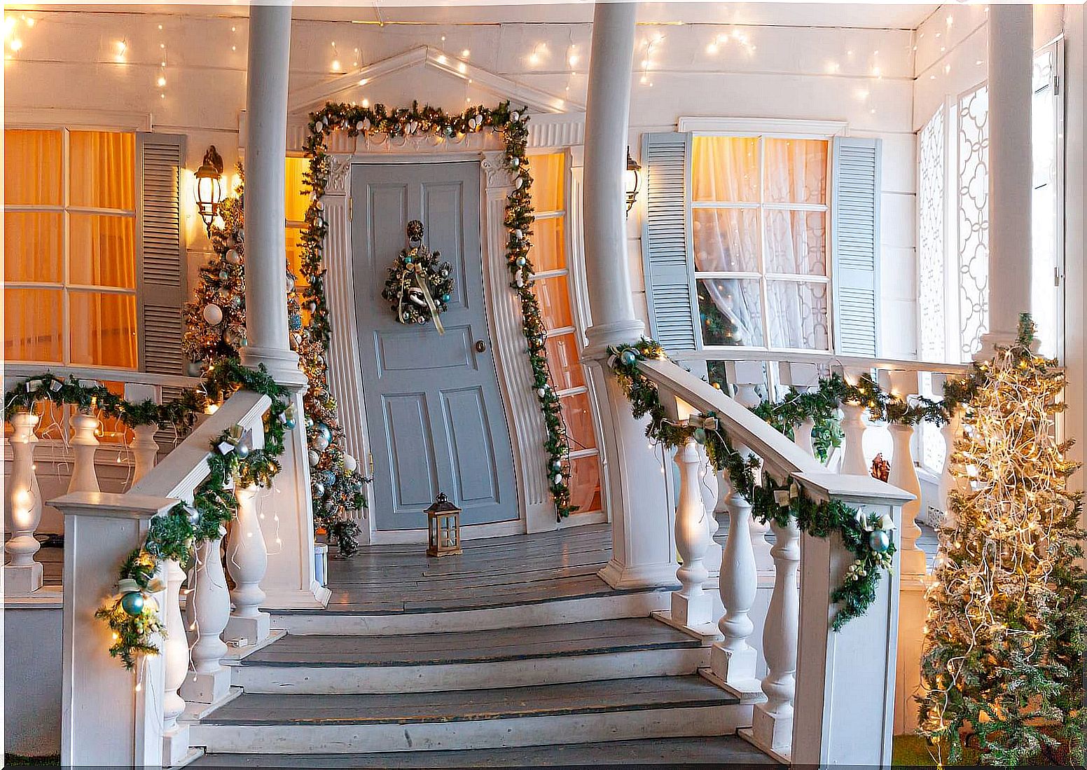 House decorated for Christmas because there is a relationship between Christmas decoration and happiness.